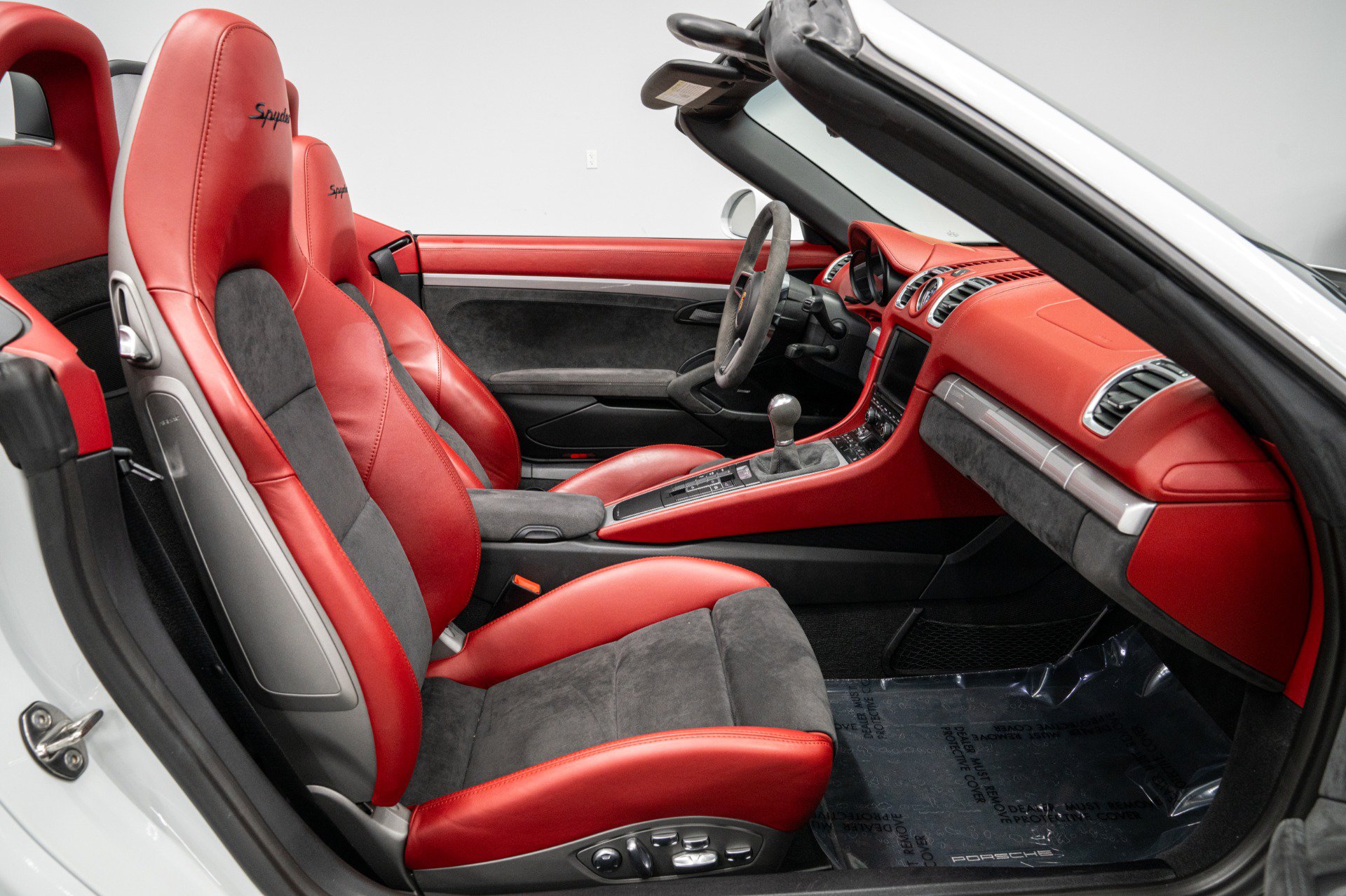Used 2016 Porsche Boxster Spyder RWD image 36