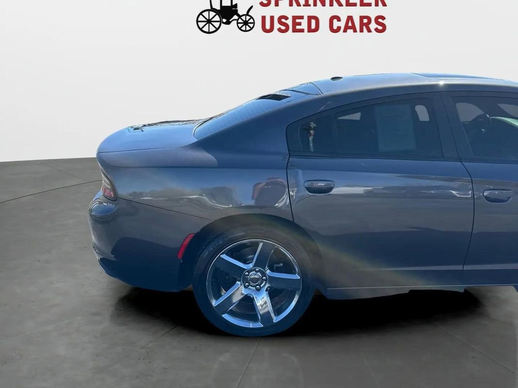 Used 2020 Dodge Charger SXT w/ Leather Interior Group RWD image 7