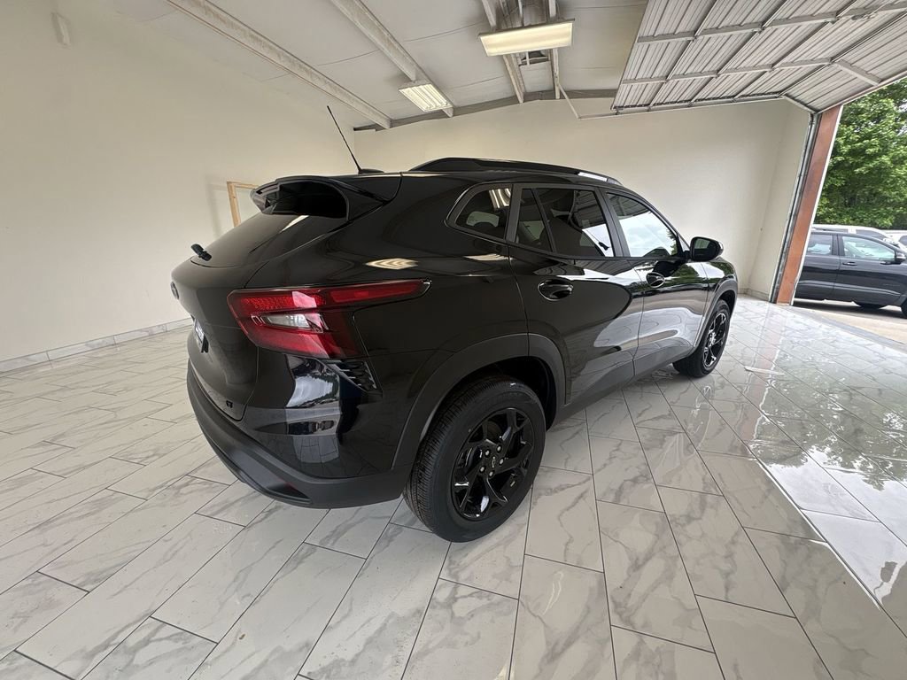 New 2026 Chevrolet Trax LT FWD image 8