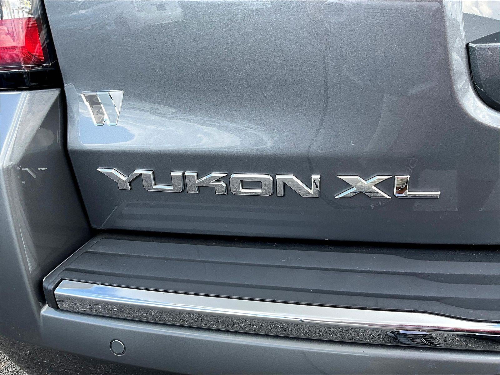Used 2019 GMC Yukon XL Denali w/ Denali Ultimate Package AWD/4WD image 23