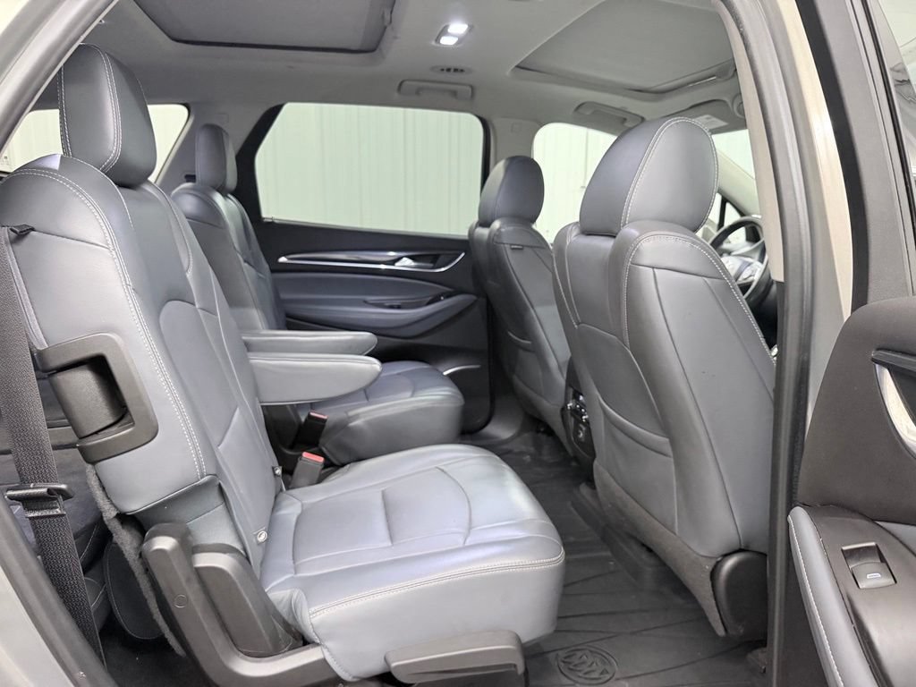 Used 2018 Buick Enclave Essence AWD/4WD image 35