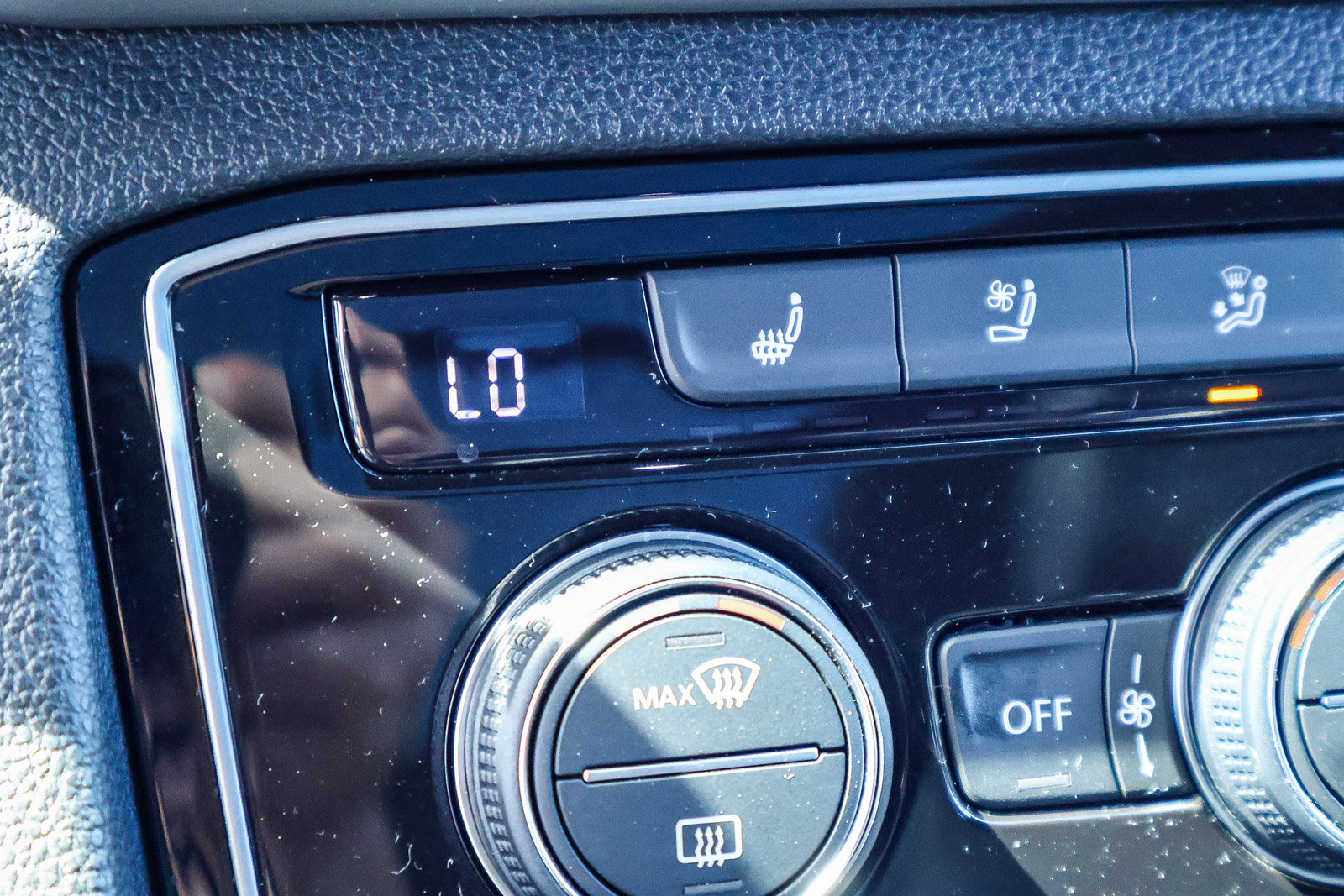 Used 2020 Volkswagen Atlas Cross Sport SEL Premium image 6