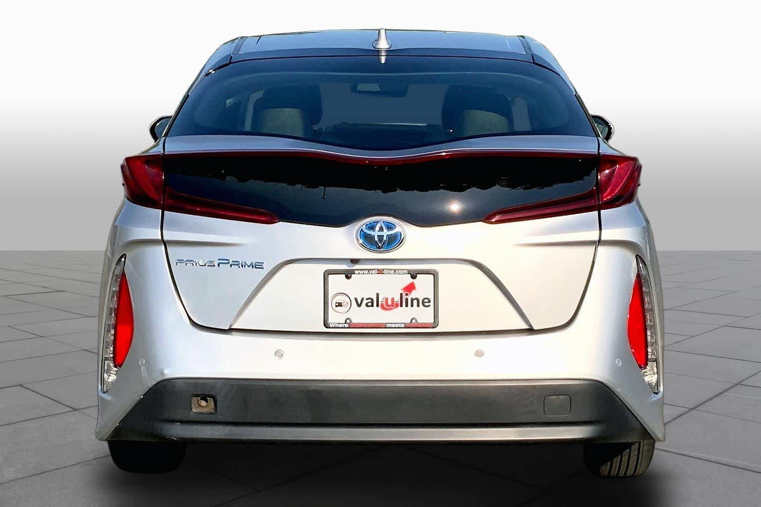 Used 2017 Toyota Prius Prime Advanced FWD image 5