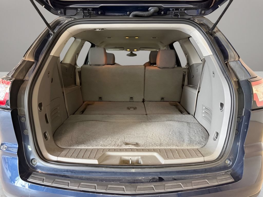 Used 2015 Chevrolet Traverse LS FWD image 10