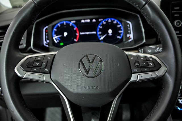 Certified 2025 Volkswagen Jetta SEL image 18