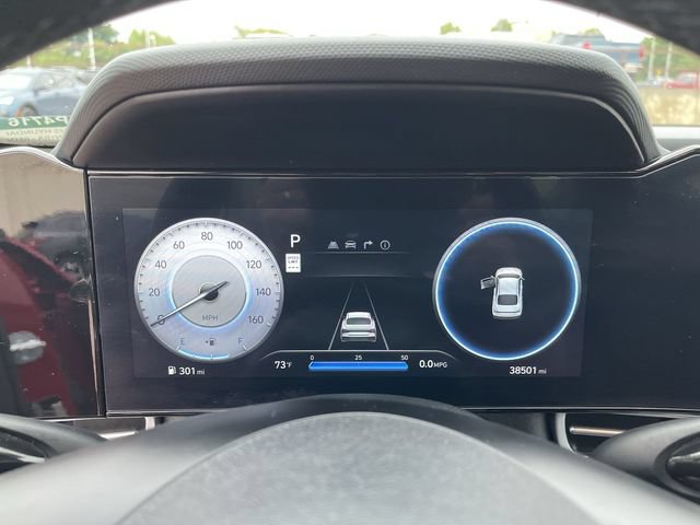 Used 2025 Hyundai Elantra Limited FWD image 18