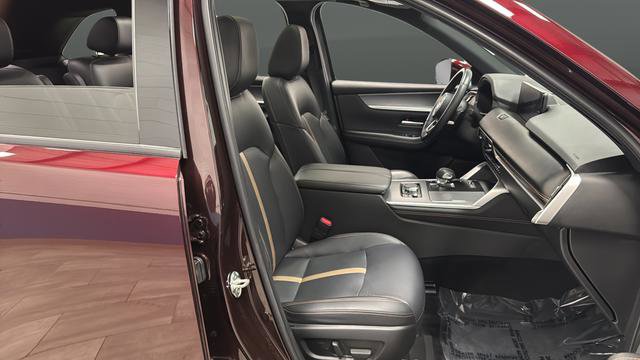 Used 2024 MAZDA CX-90 Plug-In Hybrid w/ Premium Plus image 12