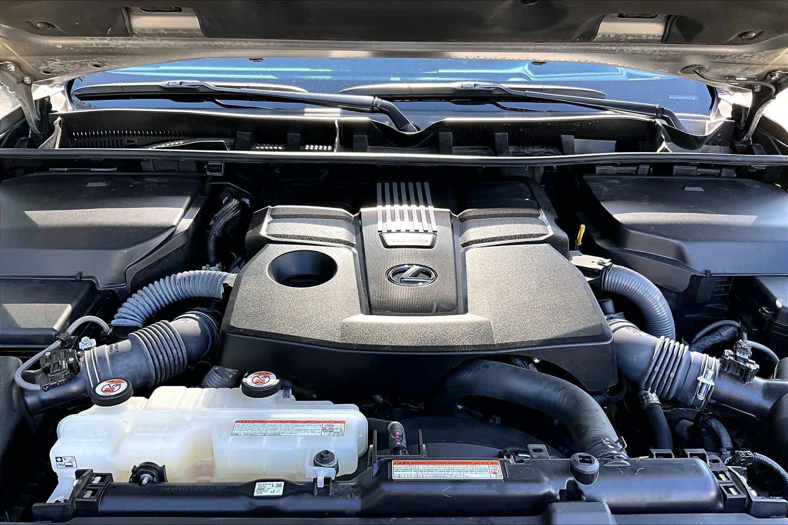 Used 2023 Lexus LX 600 4WD w/ Appearance Package image 29