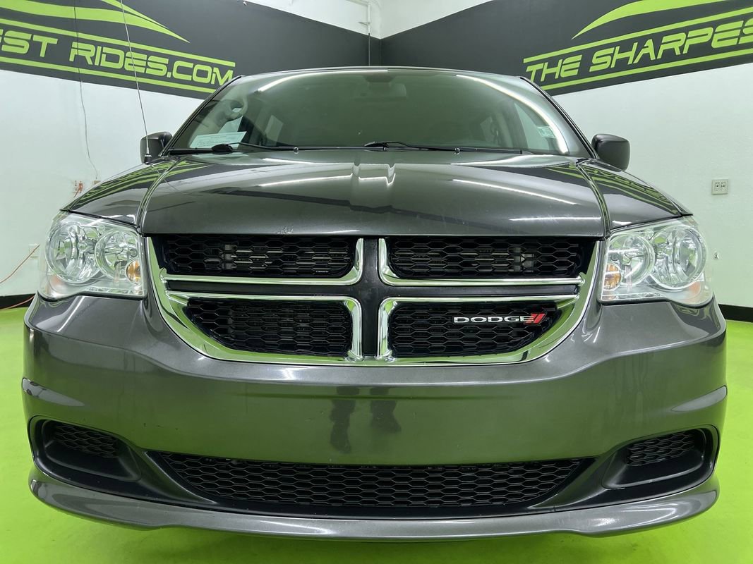 Used 2019 Dodge Grand Caravan SE FWD image 3