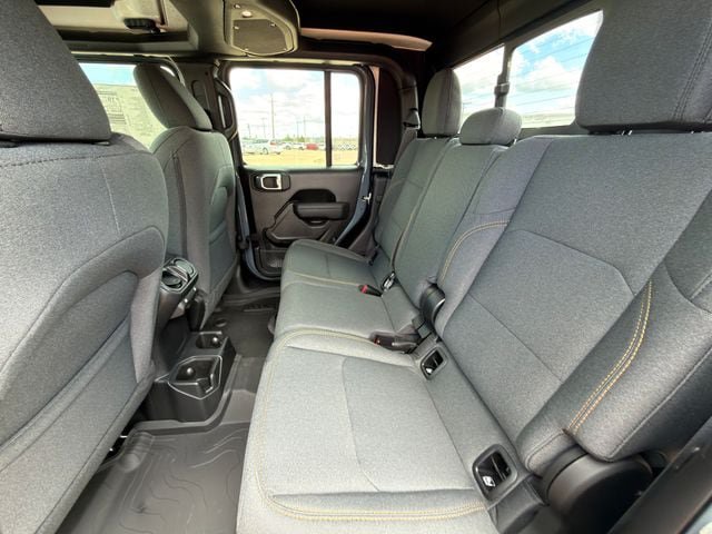 New 2026 Jeep Gladiator Sport AWD/4WD image 24
