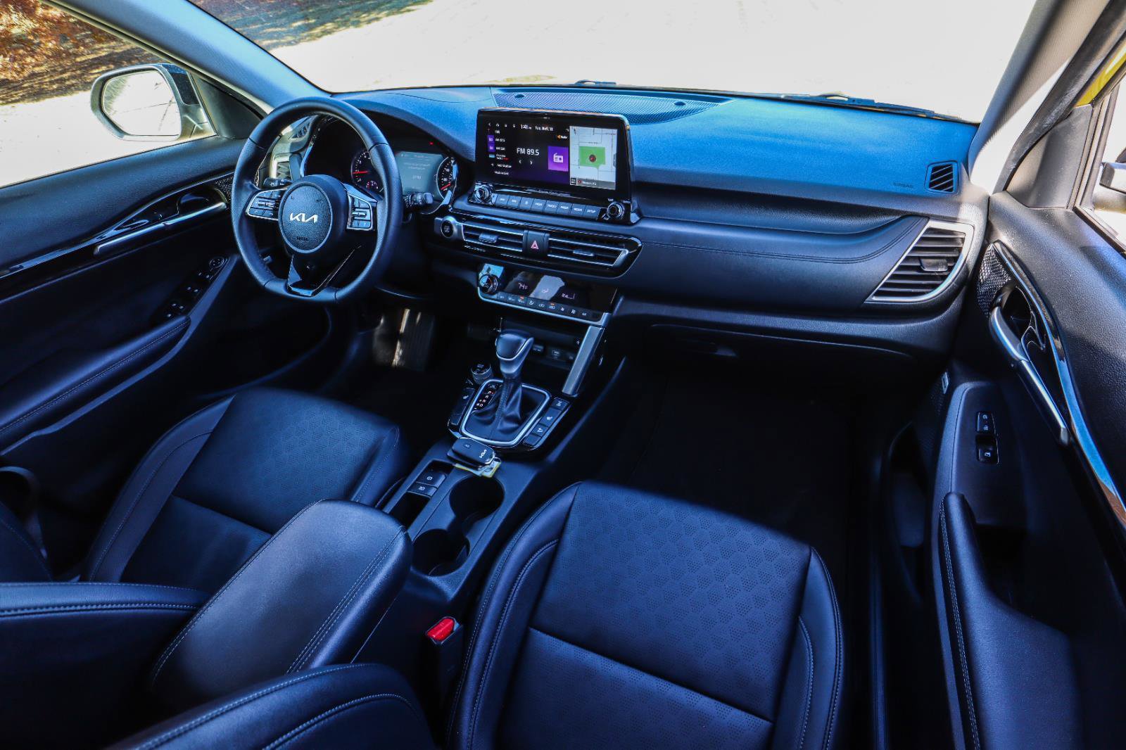 Used 2023 Kia Seltos SX image 34