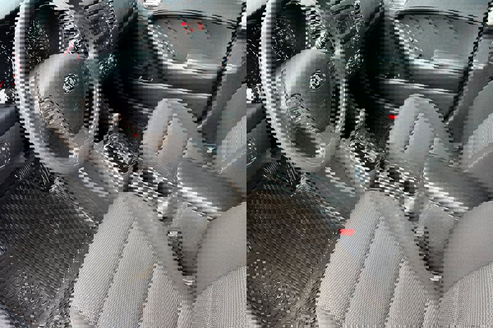 Used 2017 Kia Forte LX image 10