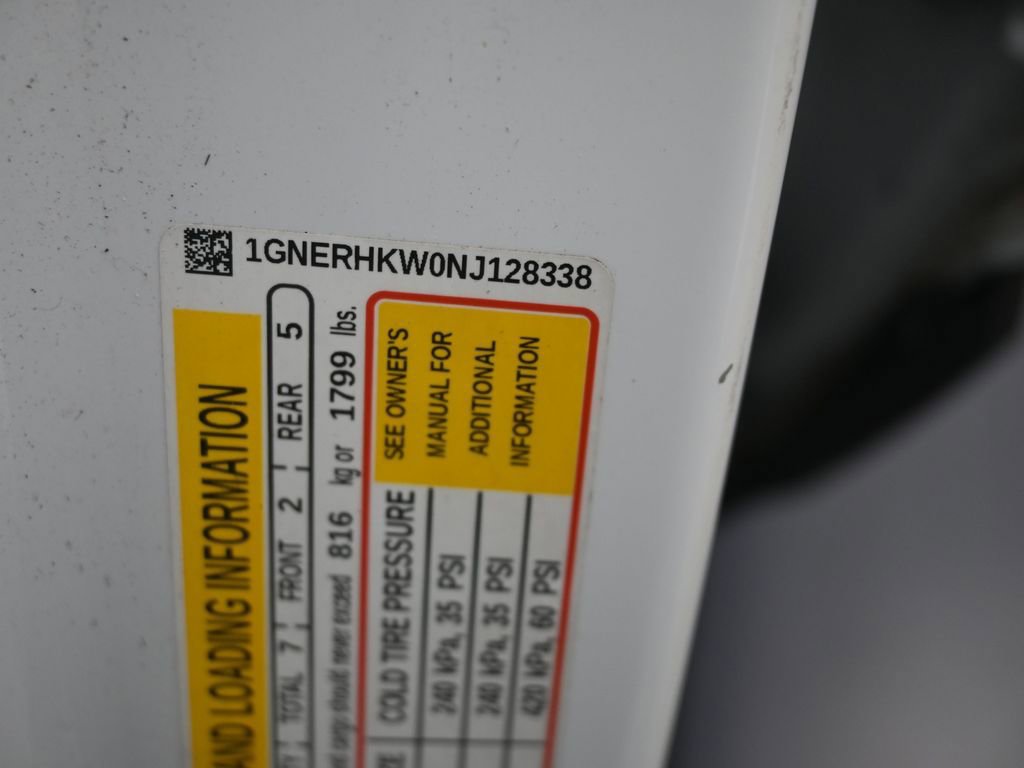 Used 2022 Chevrolet Traverse LT image 9