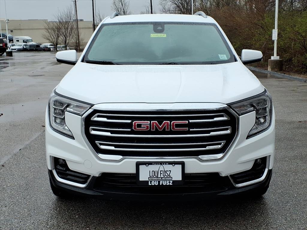 Used 2024 GMC Terrain SLT image 33
