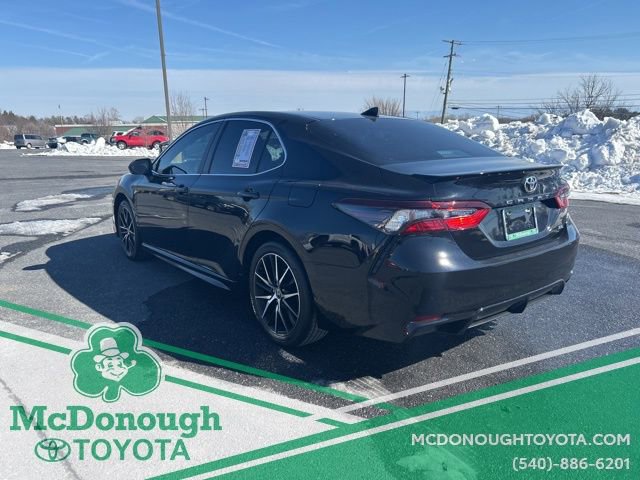 Used 2024 Toyota Camry SE image 2