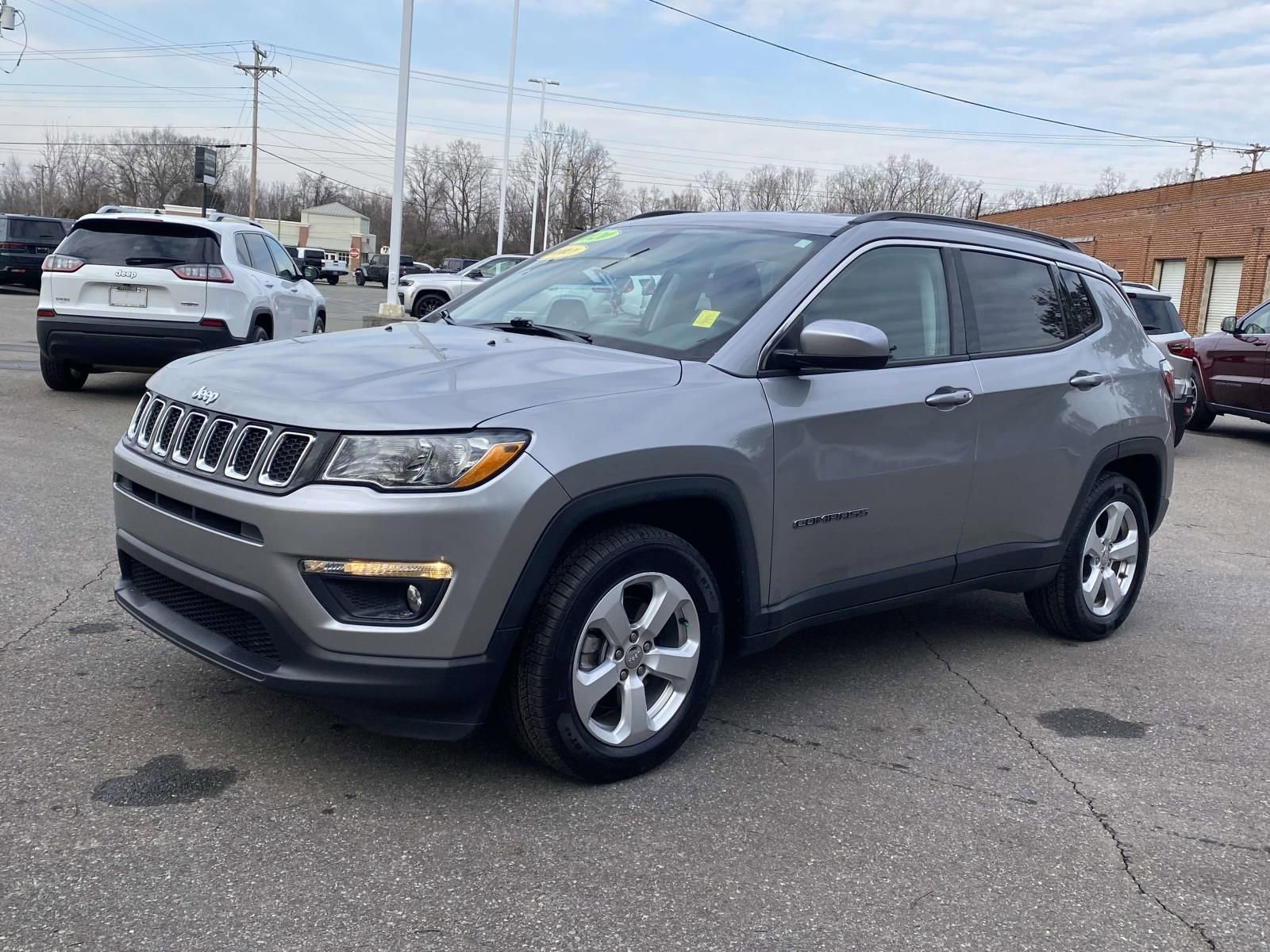 Used 2020 Jeep Compass Latitude image 3