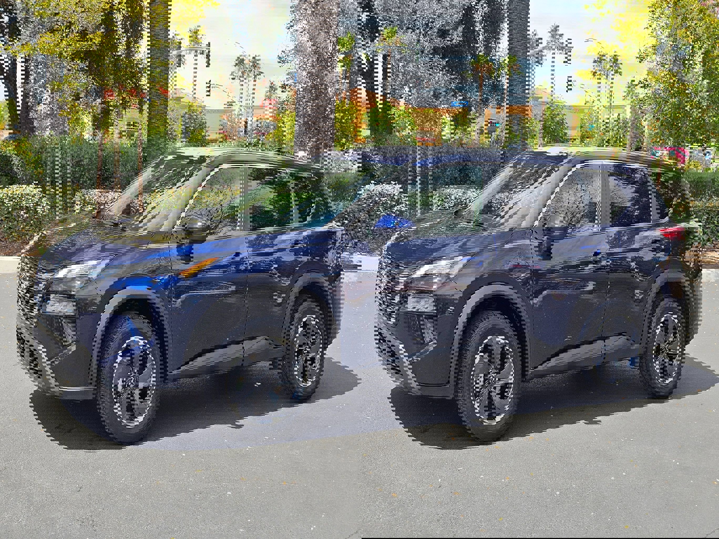 Used 2025 Nissan Rogue SV image 6
