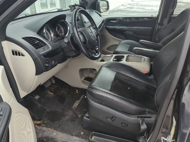Used 2017 Dodge Grand Caravan SXT image 6