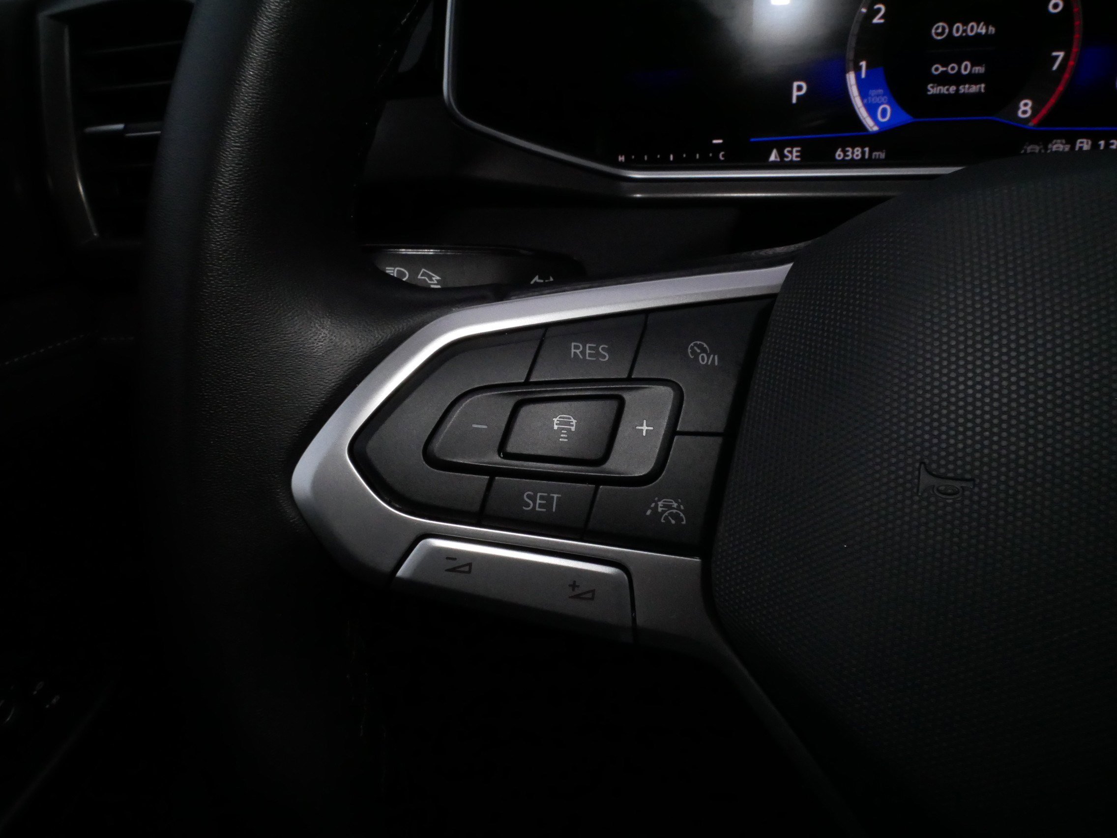 Certified 2025 Volkswagen Taos SE image 26