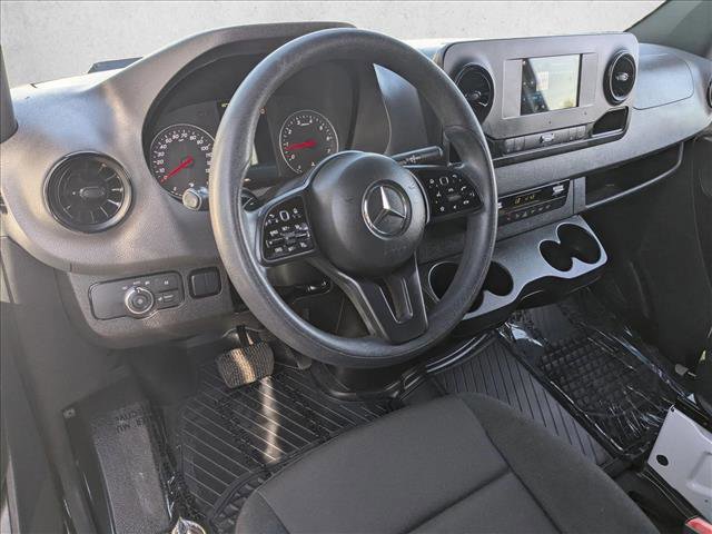 Used 2023 Mercedes-Benz Sprinter 1500 image 10