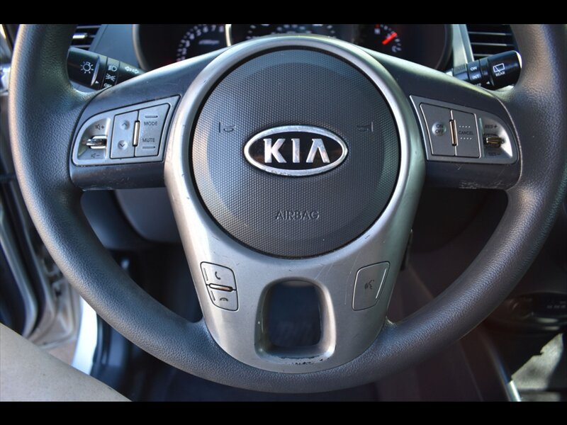 Used 2010 Kia Soul + FWD image 12