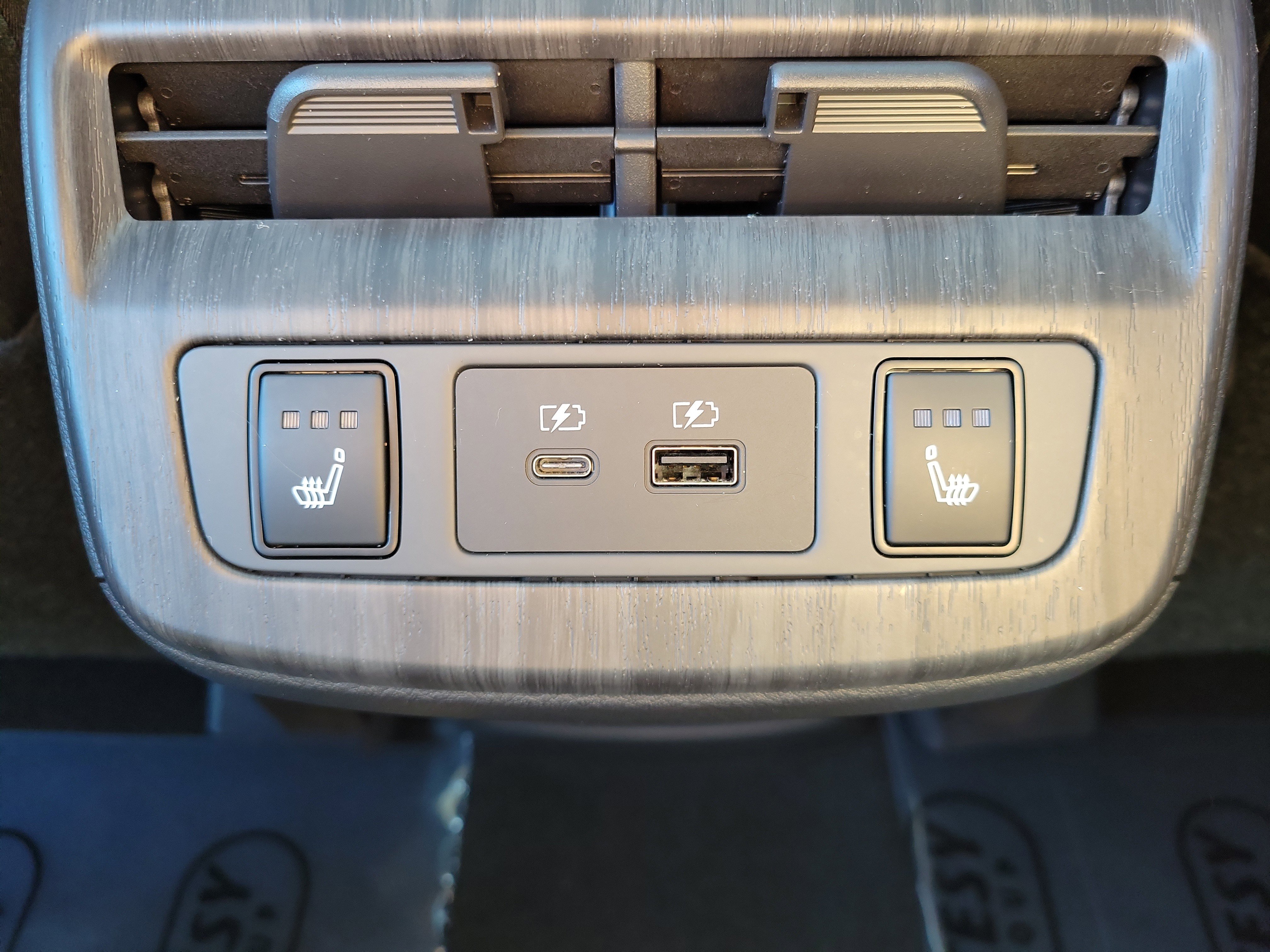 Certified 2023 Nissan Ariya FWD image 14