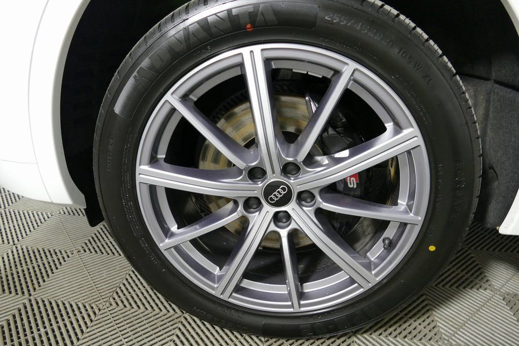 Used 2023 Audi SQ5 Premium Plus image 9