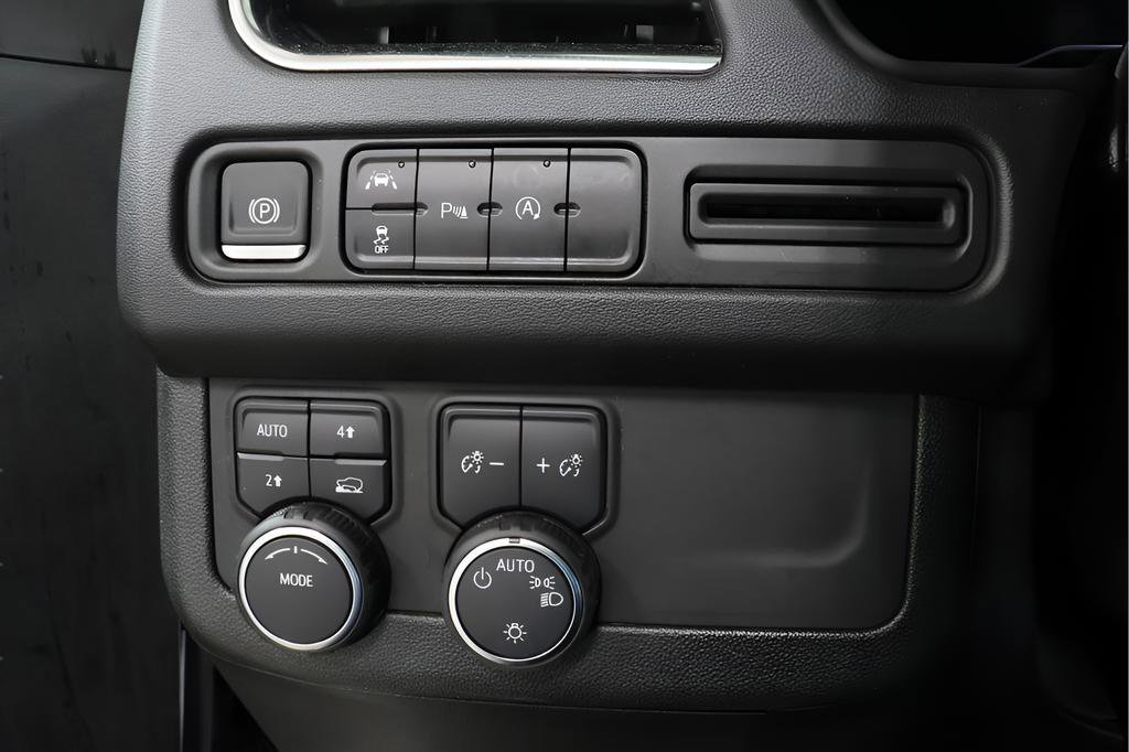 Used 2024 Chevrolet Suburban LT AWD/4WD image 18