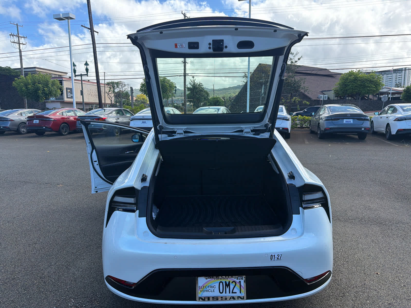 Used 2023 Toyota Prius Prime Premium FWD image 11