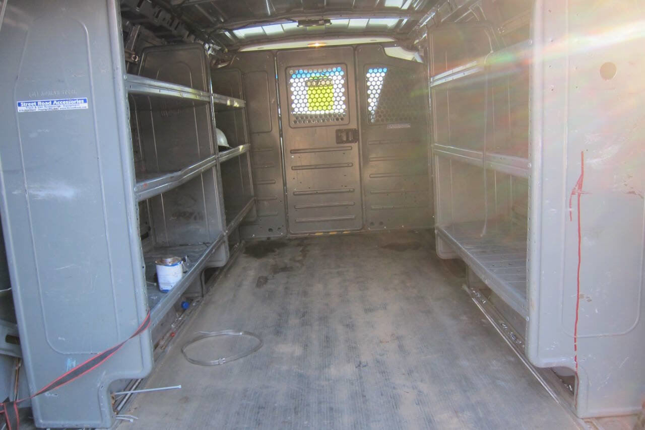 Used 2020 Chevrolet Express 3500 w/ Driver Convenience Package image 12