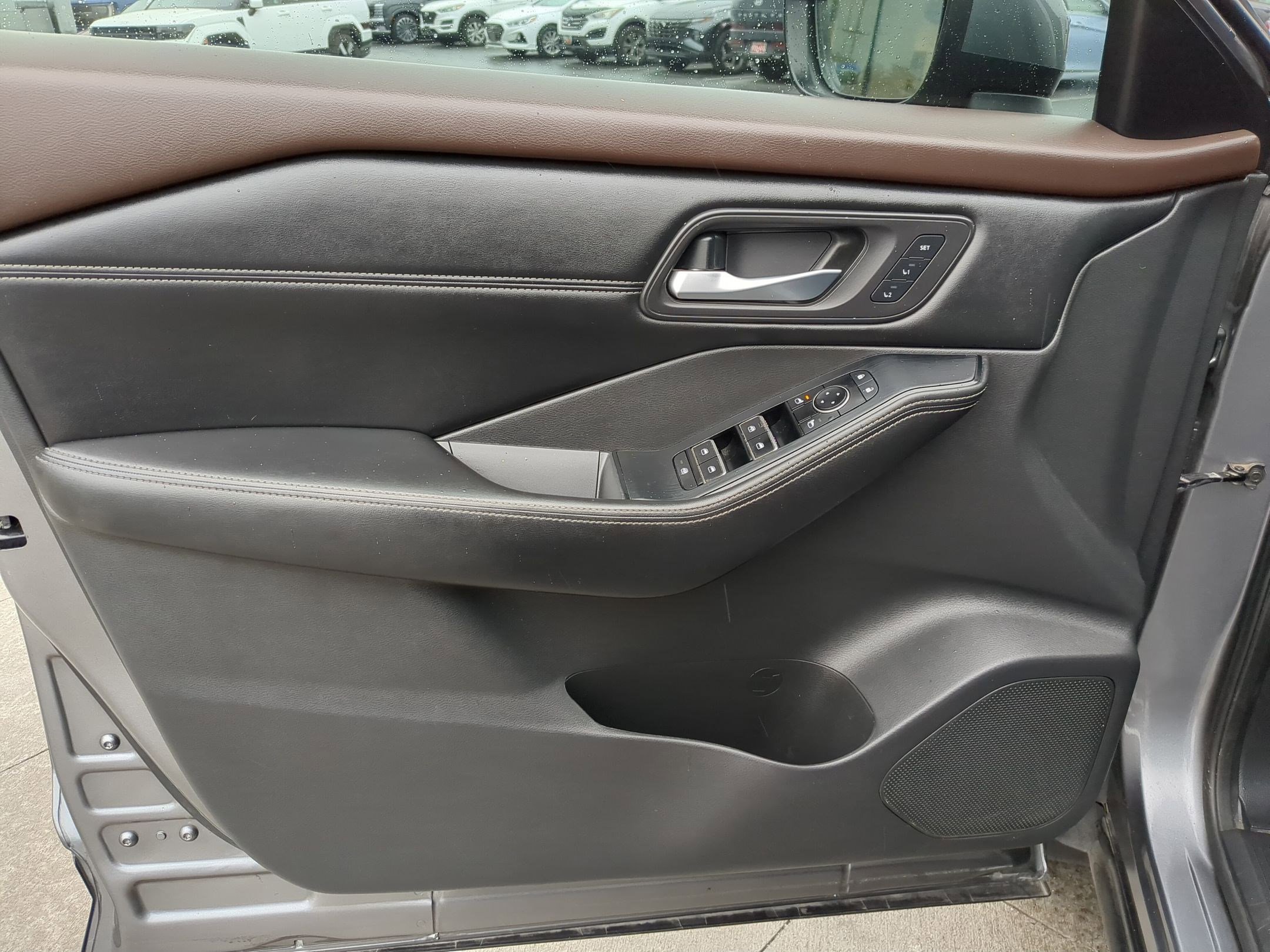 Used 2022 Nissan Rogue SL image 13