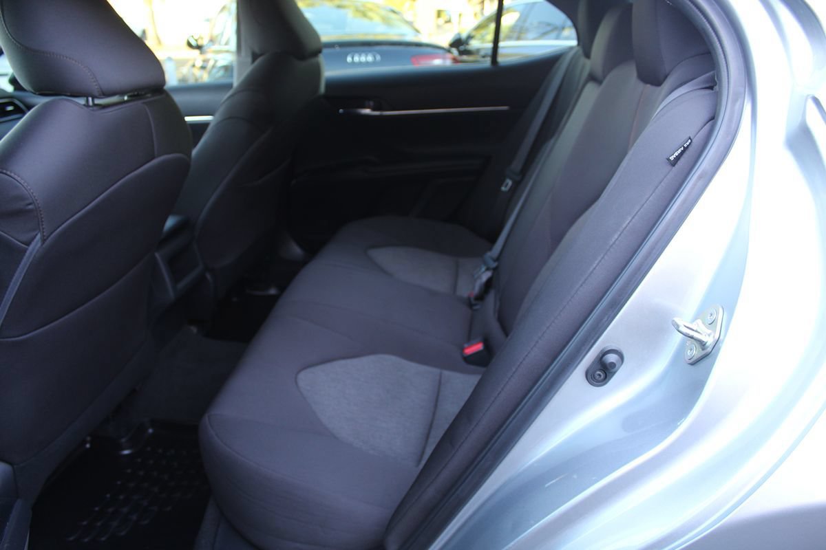 Used 2020 Toyota Camry LE FWD image 18