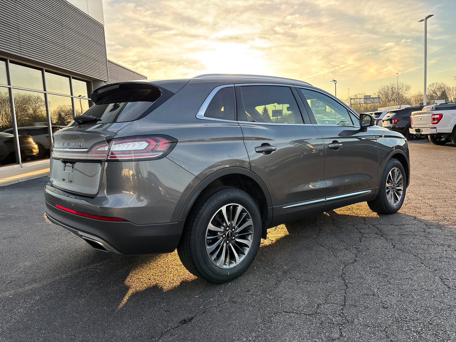 Certified 2022 Lincoln Nautilus AWD w/ Premium Package image 7
