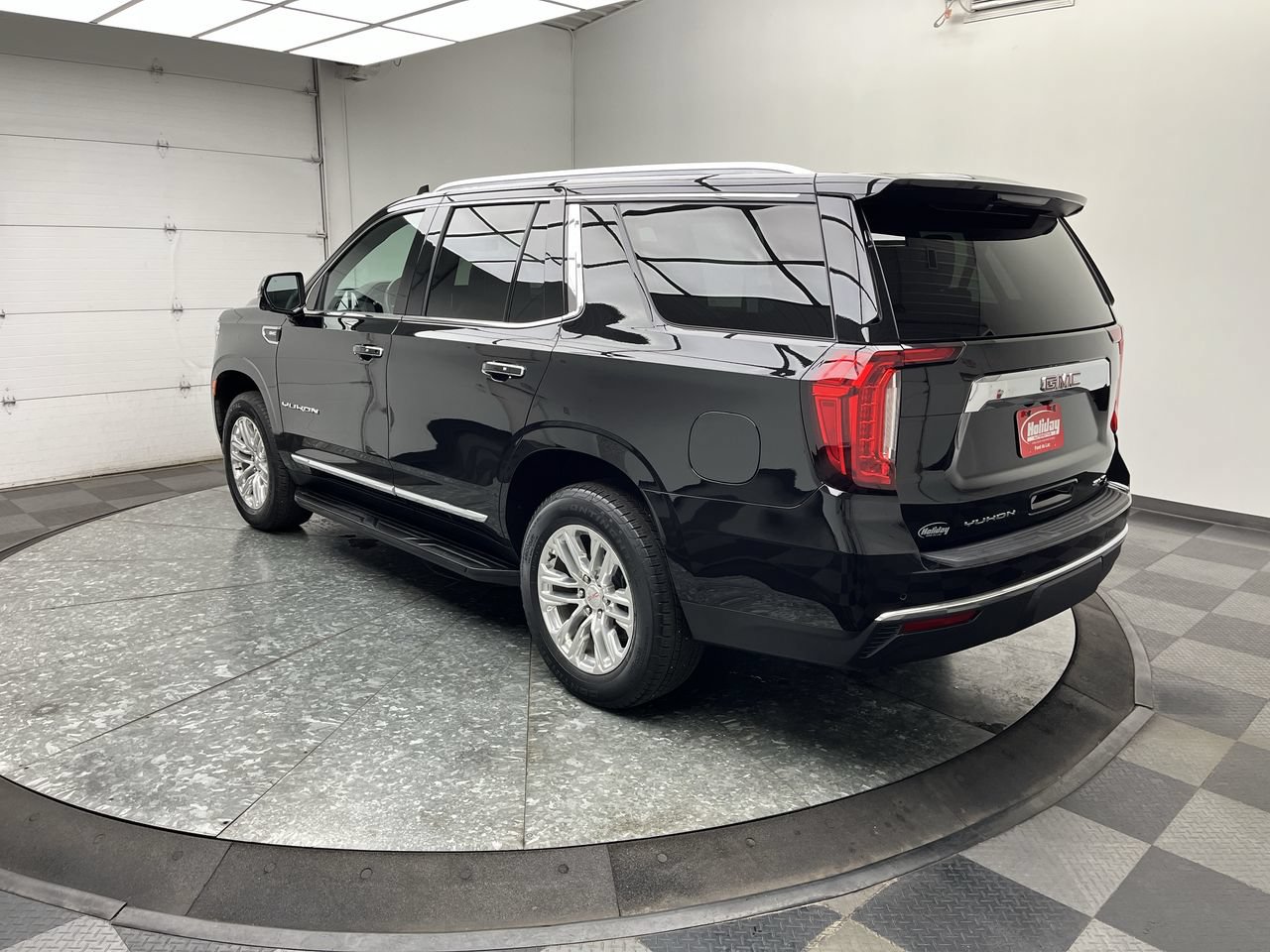 Certified 2022 GMC Yukon SLT w/ SLT Premium Package AWD/4WD video 2