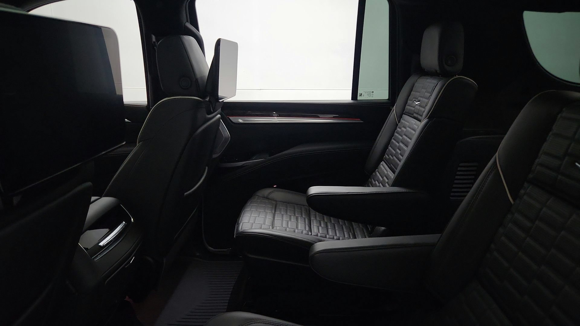 Certified 2025 Cadillac Escalade ESV Sport Platinum AWD/4WD image 21
