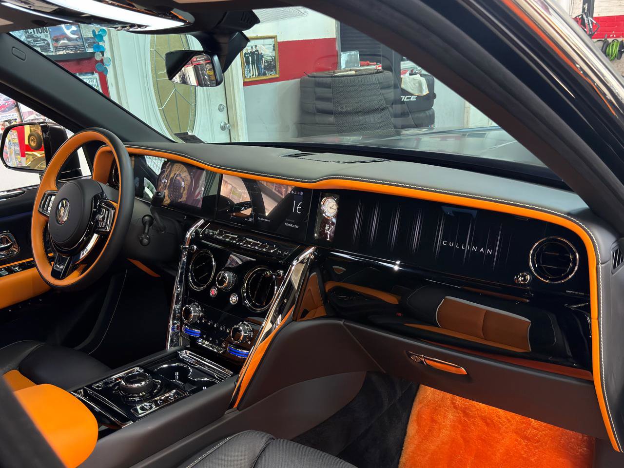 Used 2025 Rolls-Royce Cullinan image 18