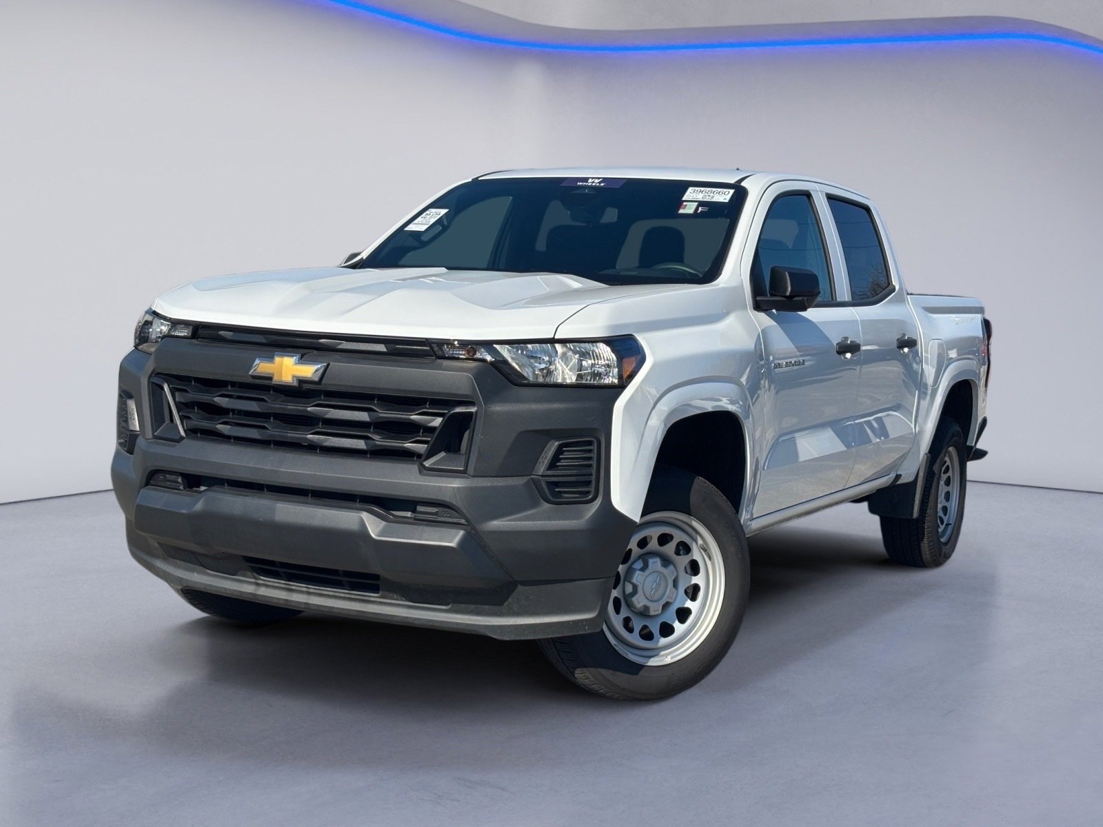Used 2024 Chevrolet Colorado W/T image 2