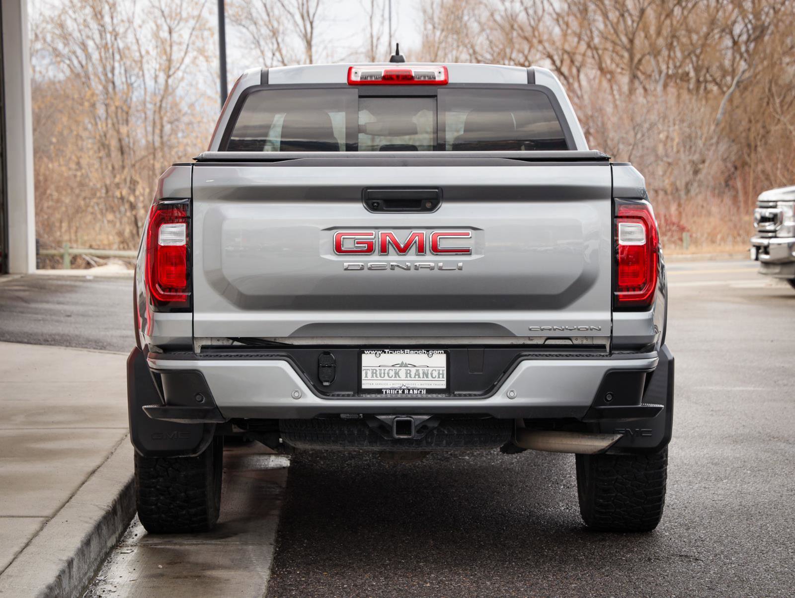 Used 2023 GMC Canyon Denali image 4