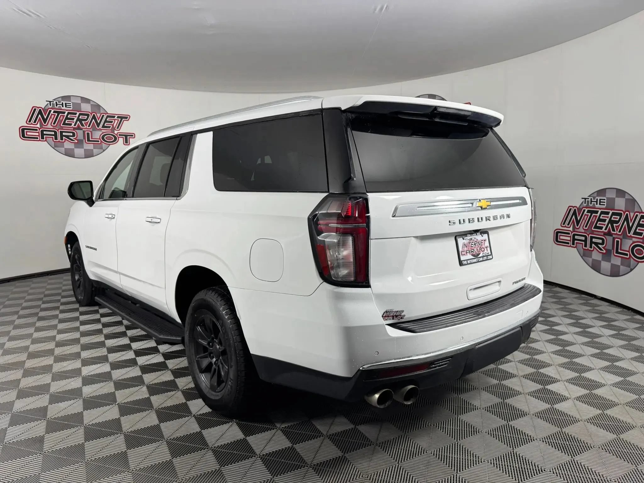 Used 2023 Chevrolet Suburban Premier AWD/4WD image 5