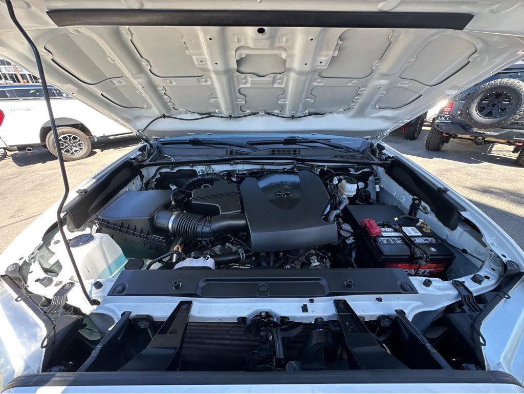 Used 2020 Toyota Tacoma SR AWD/4WD image 38
