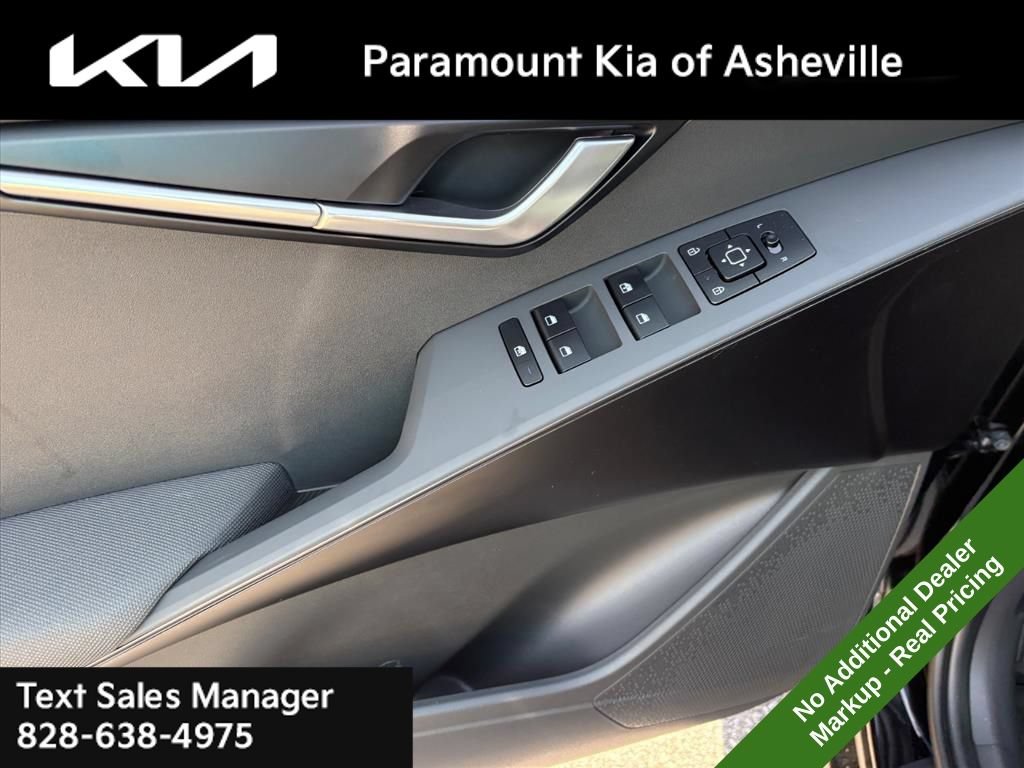 New 2026 Kia Niro LX FWD image 21
