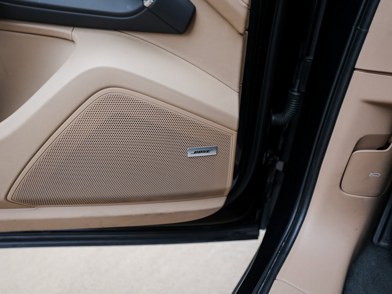 Certified 2022 Porsche Cayenne E-Hybrid image 22