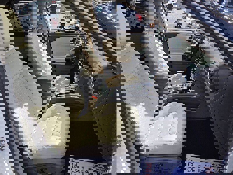 Used 2023 Ford Explorer Platinum w/ Premium Technology Package image 16