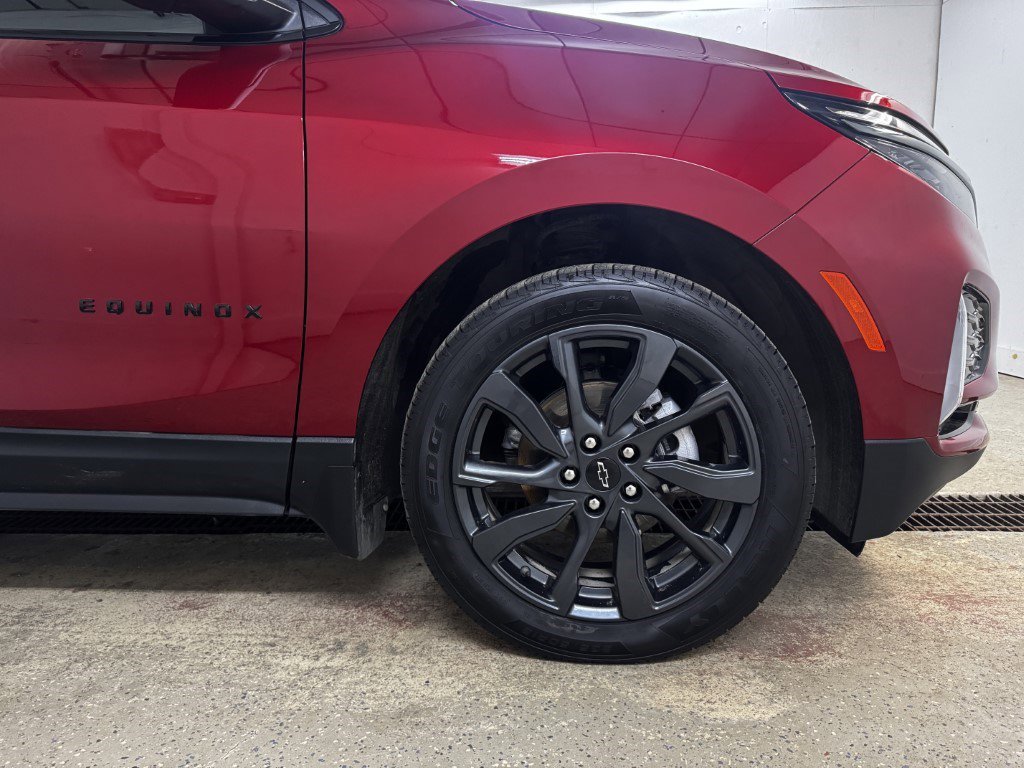 Used 2022 Chevrolet Equinox RS w/ RS Leather Package AWD/4WD image 11