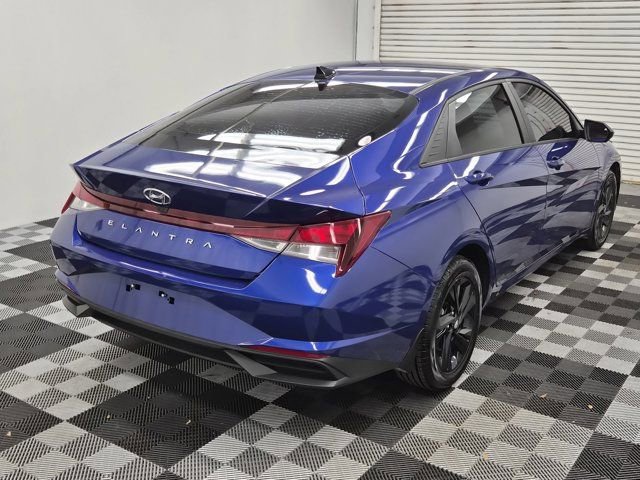 Used 2023 Hyundai Elantra SEL FWD image 6
