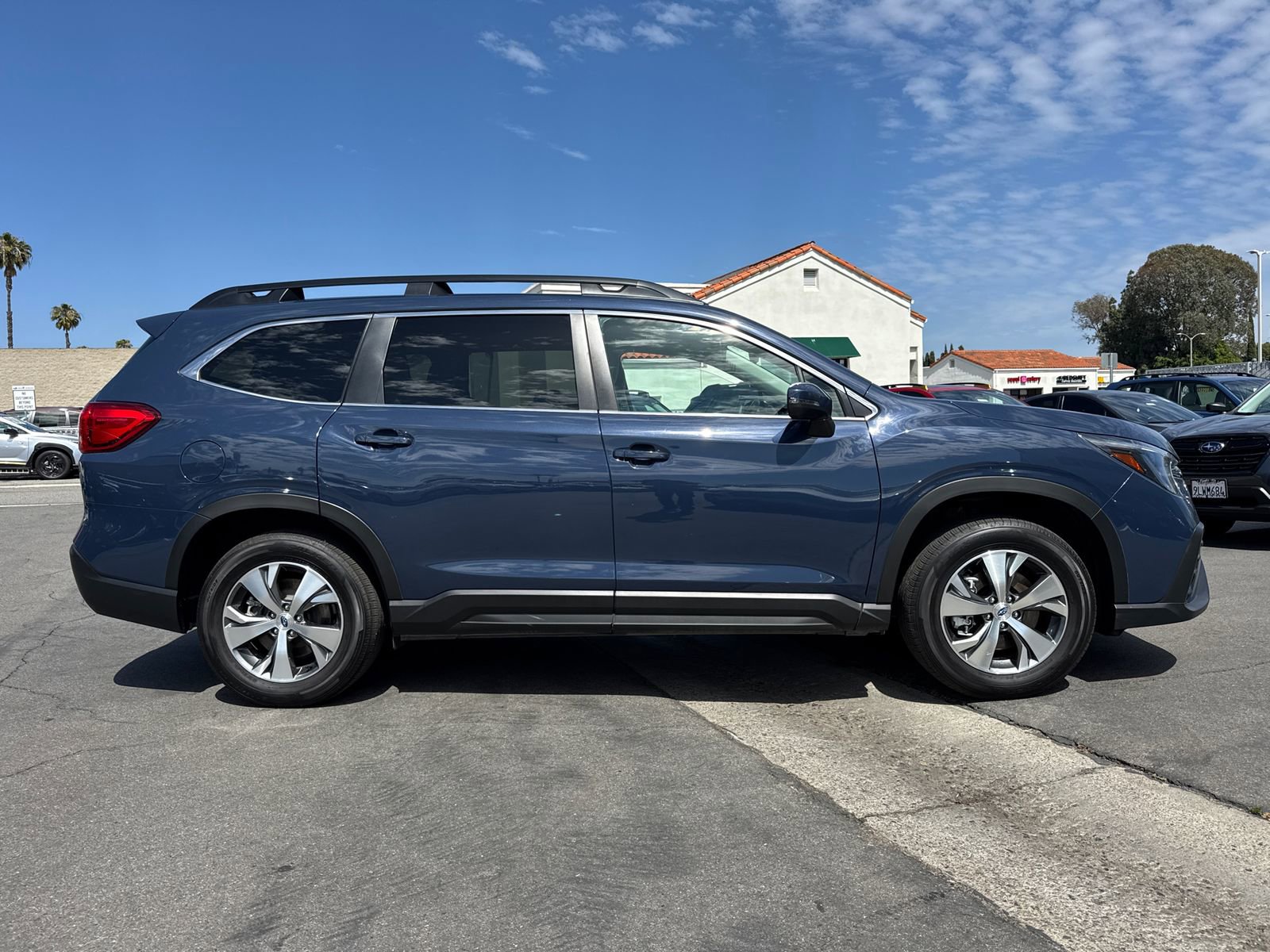 Certified 2023 Subaru Ascent Premium w/ Convenience Package AWD/4WD image 5