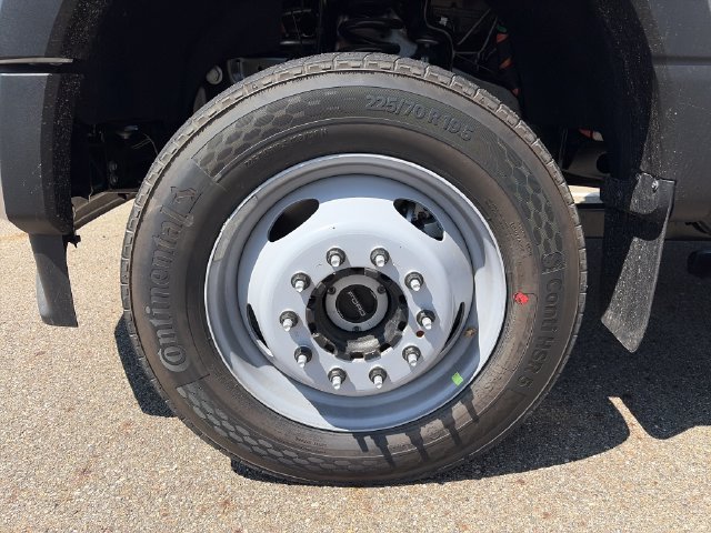 New 2026 Ford F550 4x4 Crew Cab image 24
