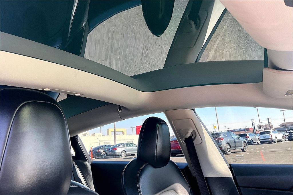 Used 2022 Tesla Model 3 Long Range AWD/4WD image 21