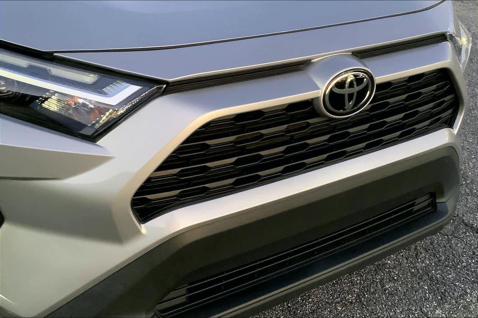 Used 2023 Toyota RAV4 XLE Premium image 29