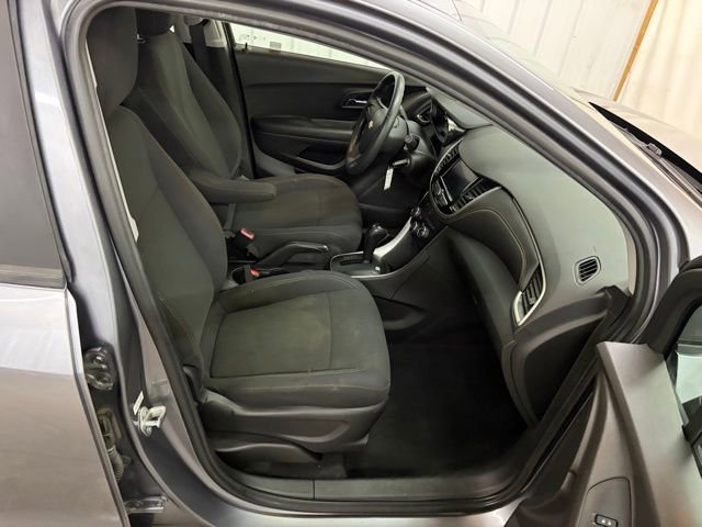 Used 2020 Chevrolet Trax LS image 21